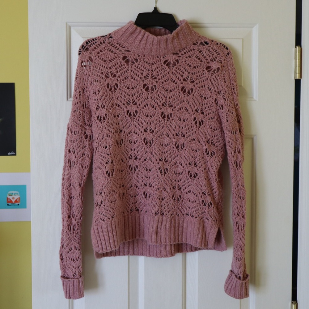 American Eagle Turtleneck Sweater (good condition)